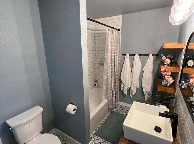 Downtown Williams, Walk Everywhere, Remodeled * Williams